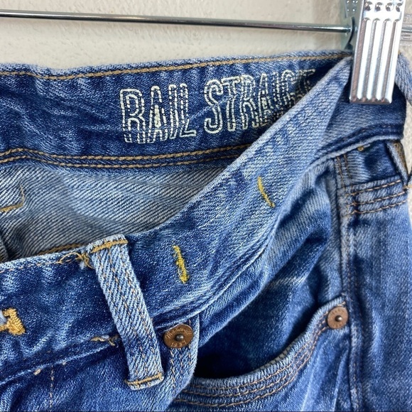 Madewell Rail Straight Distressed Whiskered Wash - Picture 5 of 7